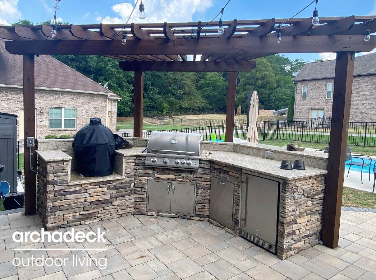 Outdoor kitchen under a pergola